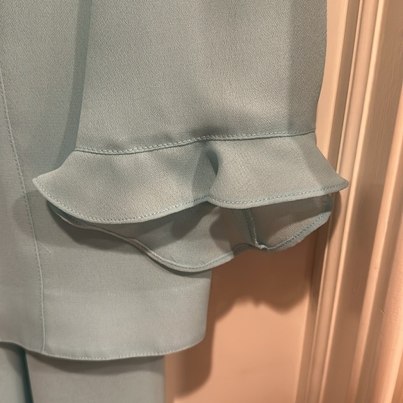 Beautiful woman’s embroidered jacket with matching skirt. Skirt is fully lined. - Picture 4 of 7